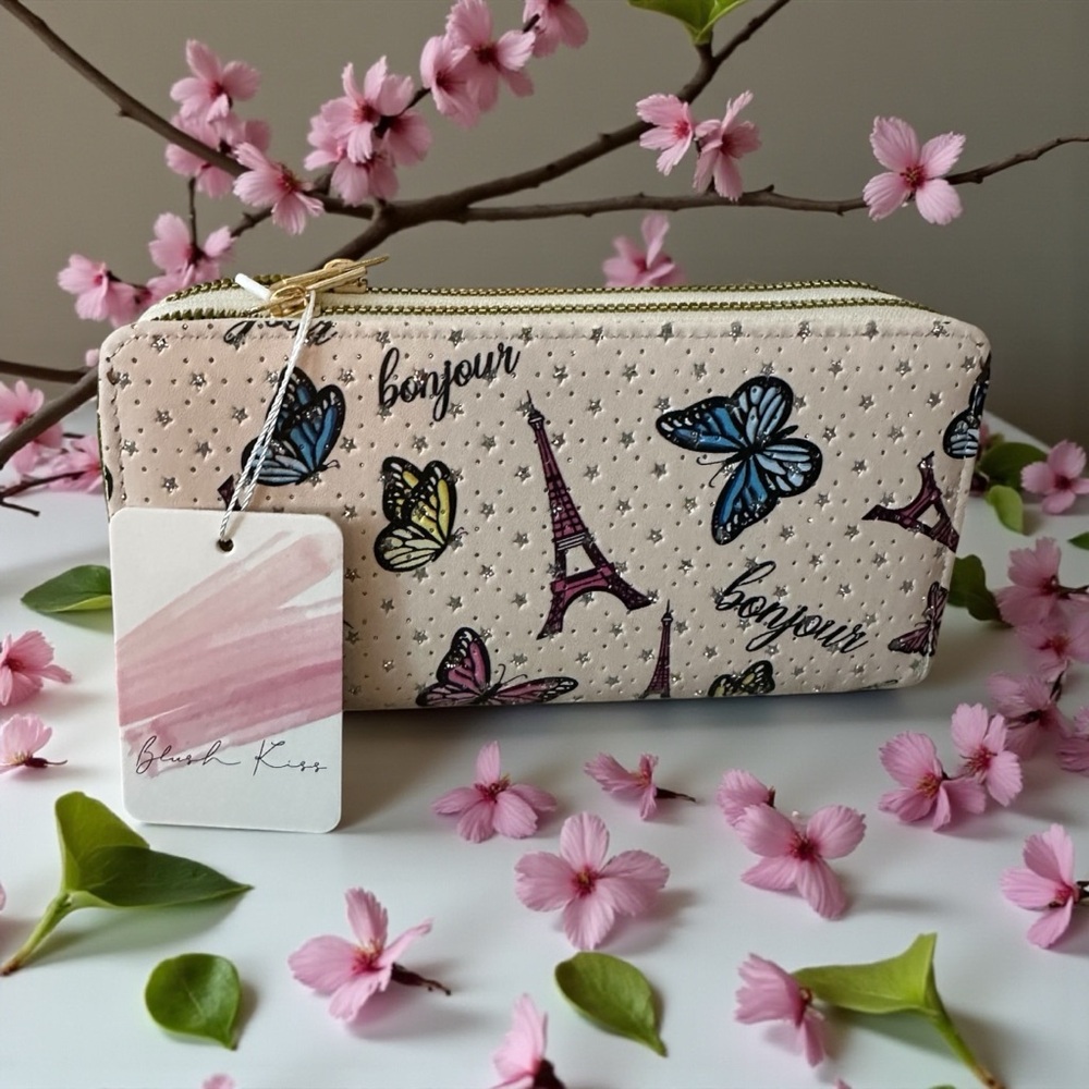 Blush‎ Kiss Chic Bonjour Parisian  Women's Clutch With 2 zipper Compartments New